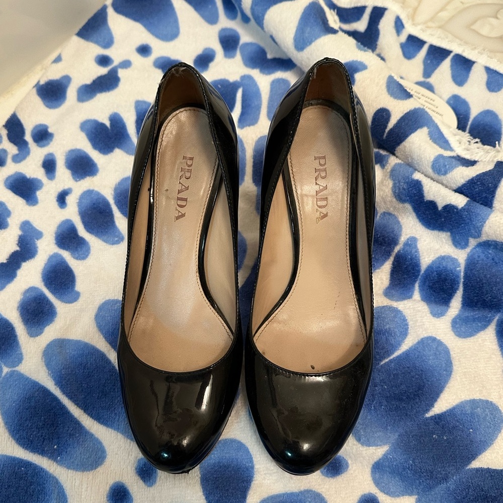 Black Prada Pumps